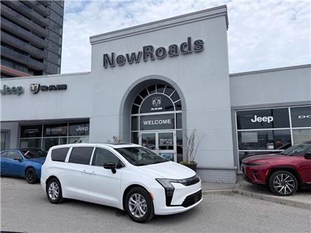 2027 Chrysler Pacifica Select (Stk: P23381) in Newmarket - Image 1 of 23
