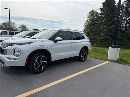 2022 Mitsubishi Outlander SEL (Stk: MI6124A) in BELLEVILLE - Image 1 of 17