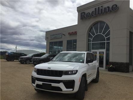 2026 Jeep Grand Cherokee Base (Stk: GG054) in Swan River - Image 1 of 23