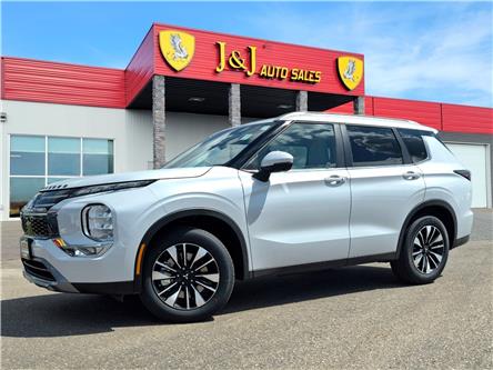 2026 Mitsubishi Outlander LE (Stk: WM26050) in Brandon - Image 1 of 21