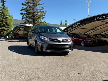 2018 Toyota Sienna LE 7-Passenger (Stk: 260724B) in Calgary - Image 1 of 19