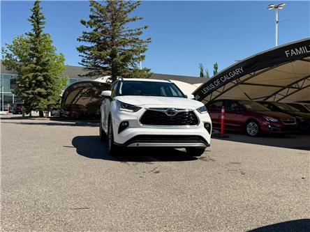 2021 Toyota Highlander Limited (Stk: 261048A) in Calgary - Image 1 of 19 2021 Toyota Highlander Limited (Stk: 261048A) in Calgary - Image 1 of 19