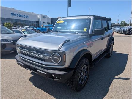 2022 Ford Bronco Big Bend (Stk: T32570) in Calgary - Image 1 of 26