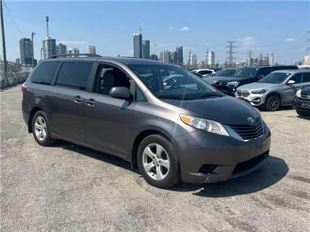 2017 Toyota Sienna (Stk: 7227) in Belleville - Image 1 of 9 2017 Toyota Sienna (Stk: 7227) in Belleville - Image 1 of 9
