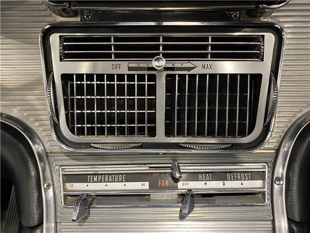 1962 Ford Thunderbird  (Stk: 115431) in Watford - Image 15 of 20