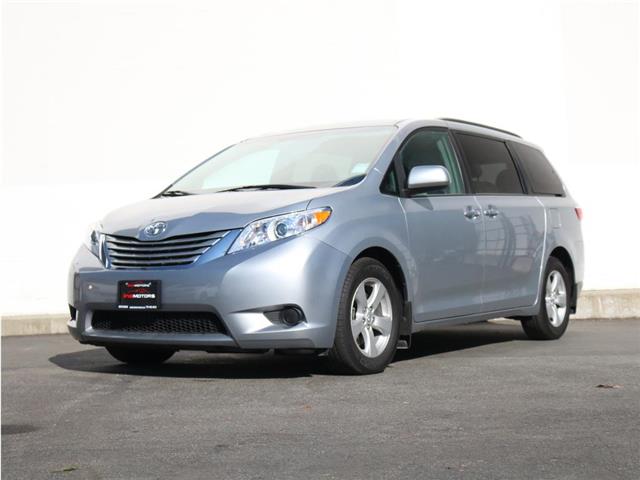 2017 Toyota Sienna LE 8 Passenger (Stk: KW0419) in VICTORIA - Image 1 of 28