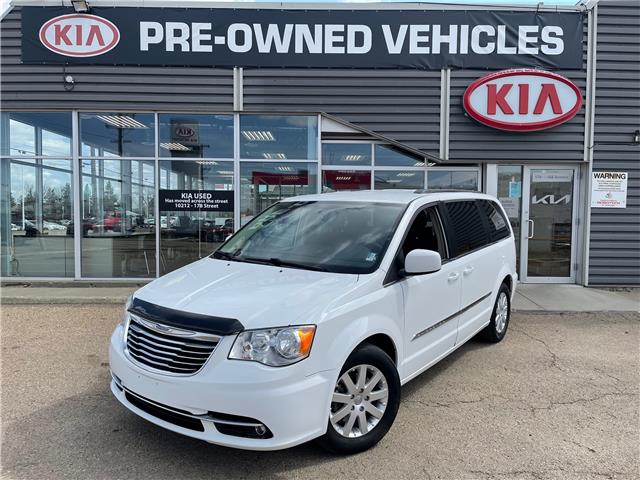2016 Chrysler Town & Country Touring (Stk: T22311A) in Edmonton - Image 1 of 12