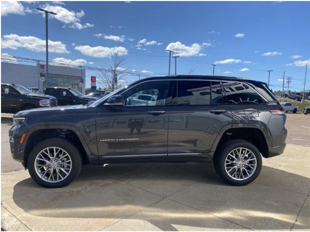 2022 Jeep Grand Cherokee Summit 4x4! V6! Pano Sunroof! Air Ride! Summit 