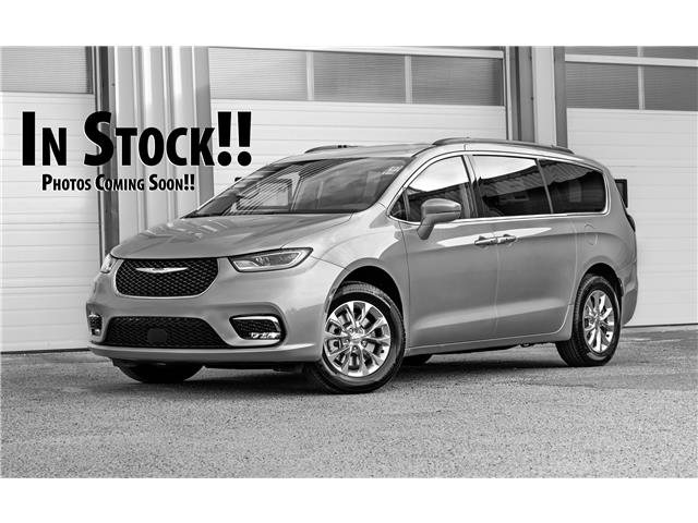 2022 Chrysler Pacifica Touring (Stk: PA2222) in Red Deer - Image 1 of 1
