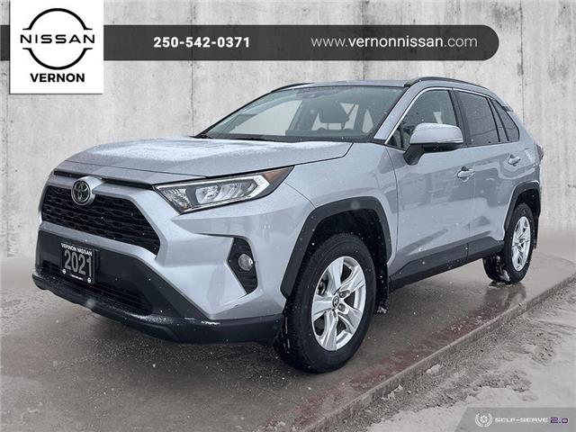 2021 Toyota RAV4 XLE (Stk: U215414) in Vernon - Image 1 of 35