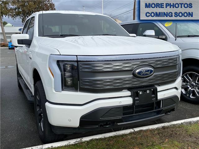 2022 Ford F-150 Lightning Lariat (Stk: KT221896) in Surrey - Image 1 of 1