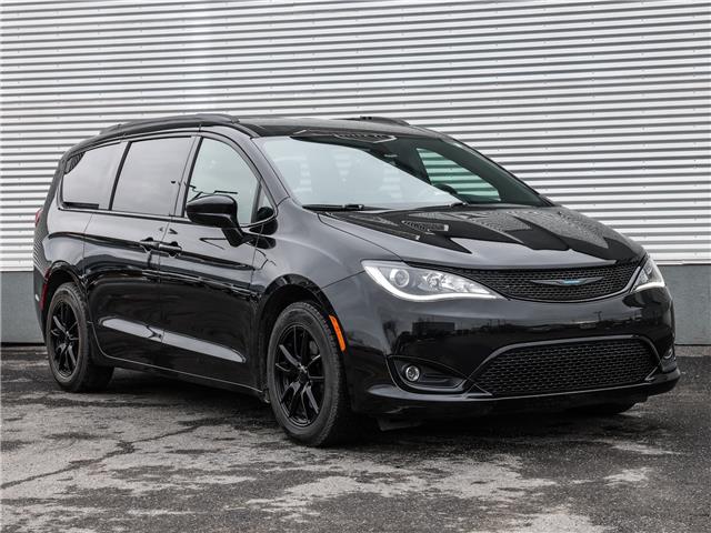 2020 Chrysler Pacifica Hybrid Touring (Stk: G23-043) in Granby - Image 1 of 34