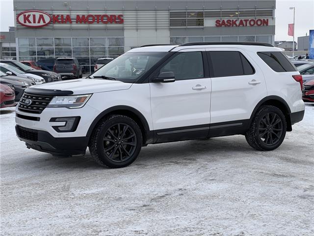 2017 Ford Explorer XLT 1FM5K8D83HGB35003 F0201 in Saskatoon