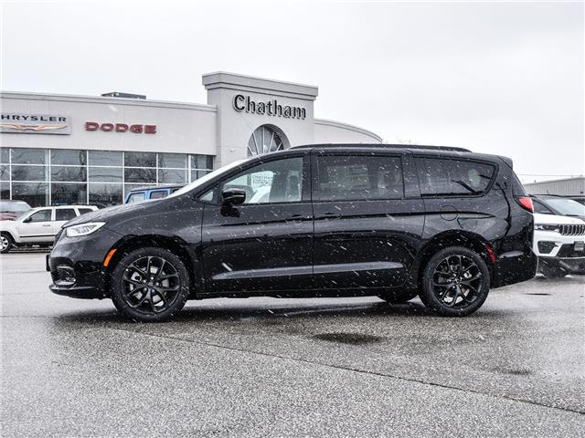 2023 Chrysler Pacifica Touring-L (Stk: N05758) in Chatham - Image 1 of 29
