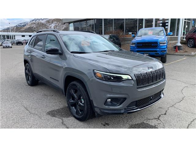 2023 Jeep Cherokee Altitude (Stk: TP039) in Kamloops - Image 1 of 25
