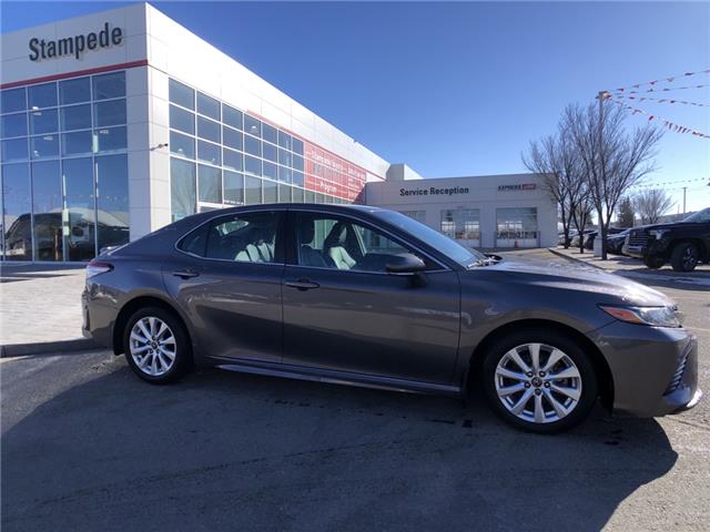 2018 Toyota Camry SE (Stk: 230204C) in Calgary - Image 1 of 12