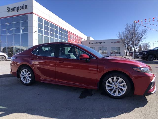 2021 Toyota Camry SE (Stk: 9946A) in Calgary - Image 1 of 22