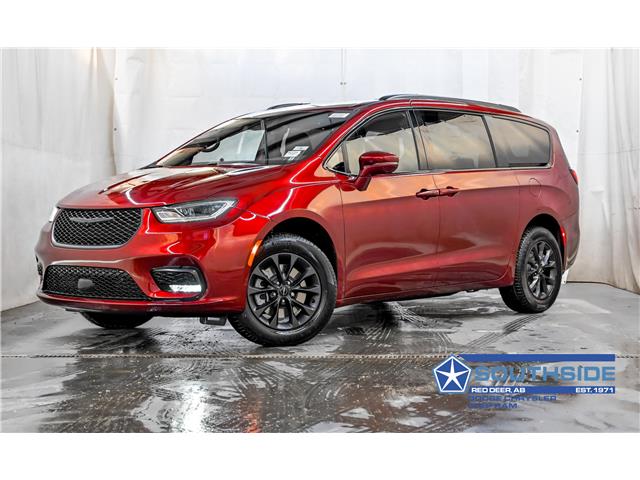 2022 Chrysler Pacifica Touring (Stk: PA2223) in Red Deer - Image 1 of 26