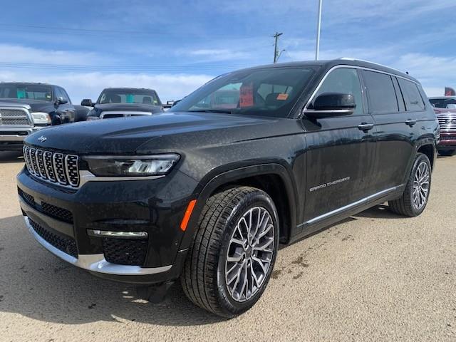 2022 Jeep Grand Cherokee L Summit (Stk: NT137Z) in Rocky Mountain House - Image 1 of 37
