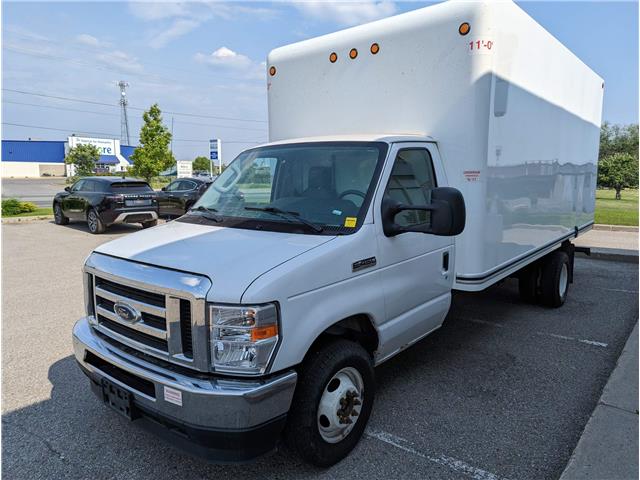 2021 Ford E-450 Cutaway Base (Stk: P10323) in Cobourg - Image 1 of 12