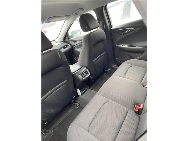 2018 Chevrolet Malibu LT (Stk: 3T001B) in Hope - Image 13 of 17
