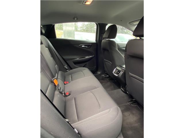 2018 Chevrolet Malibu LT (Stk: 3T001B) in Hope - Image 14 of 17
