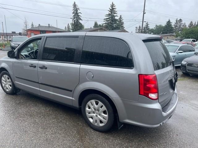 2017 Dodge Grand Caravan CVP/SXT (Stk: 582597) in Calgary - Image 5 of 11
