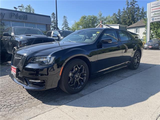 2022 Chrysler 300 Touring L (Stk: 01104P) in New Hamburg - Image 1 of 15