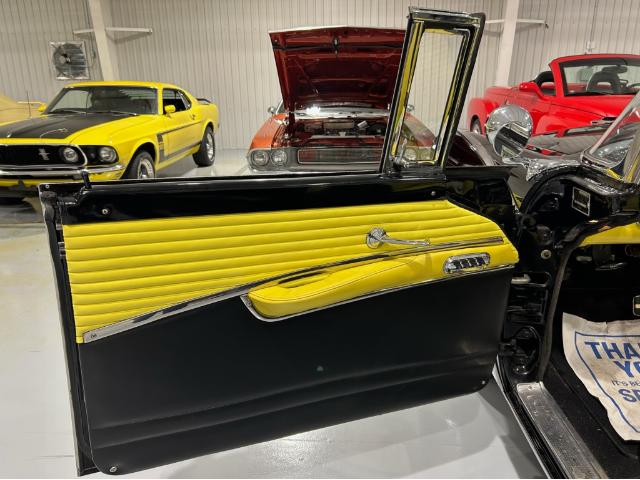 1955 Ford Sunliner Convertible (Stk: 152297) in Watford - Image 11 of 20