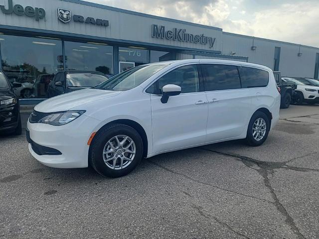 2023 Chrysler Grand Caravan SXT (Stk: 23117) in Dryden - Image 1 of 12