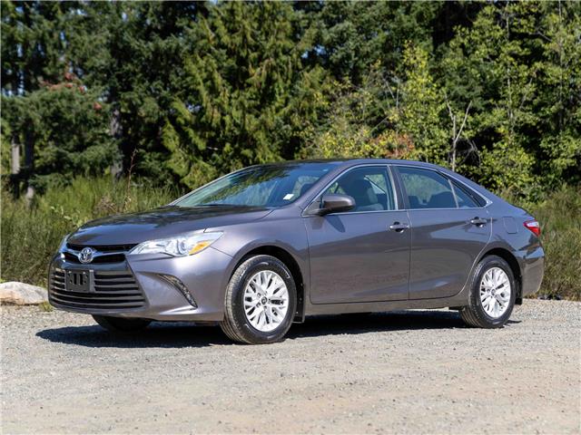2016 Toyota Camry LE (Stk: P2911A) in Courtenay - Image 1 of 17