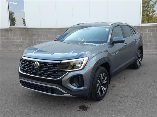 2024 Volkswagen Atlas Cross Sport 2.0 TSI Comfortline (Stk: 240011) in Regina - Image 1 of 43