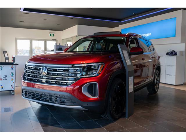2024 Volkswagen Atlas 2.0 TSI Highline (Stk: 41007) in Okotoks - Image 1 of 24