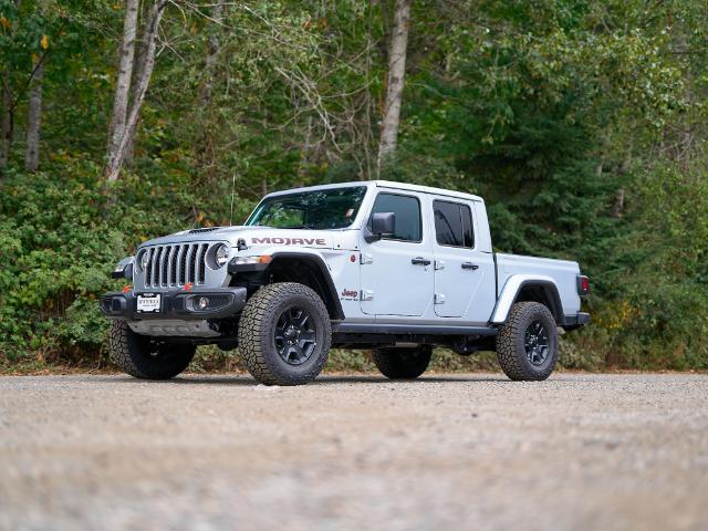 2023 Jeep Gladiator Mojave (Stk: P552245) in Surrey - Image 1 of 21