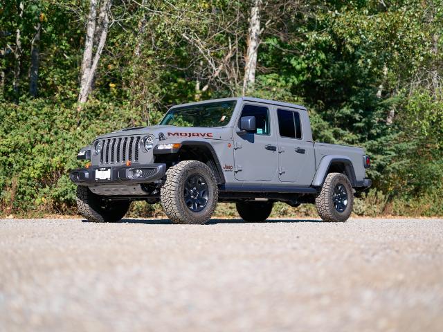 2023 Jeep Gladiator Mojave (Stk: P552728) in Surrey - Image 1 of 20