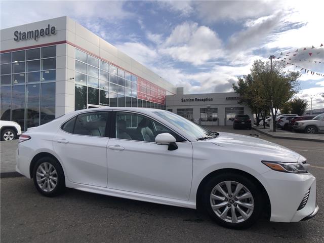 2020 Toyota Camry SE (Stk: 10225A) in Calgary - Image 1 of 13