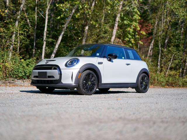 2022 MINI SE 3 Door Cooper (Stk: 22360) in Surrey - Image 1 of 21