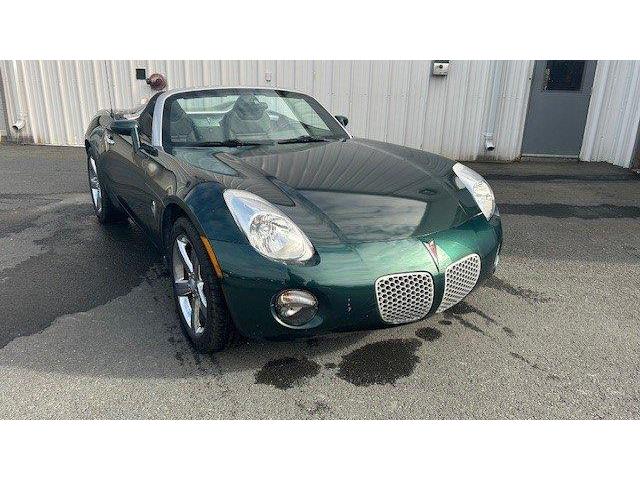 2007 Pontiac Solstice Base (Stk: FD95511) in St. Johns - Image 1 of 16