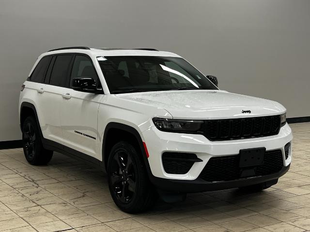 2024 Jeep Grand Cherokee Laredo (Stk: C683272) in Courtenay - Image 1 of 19