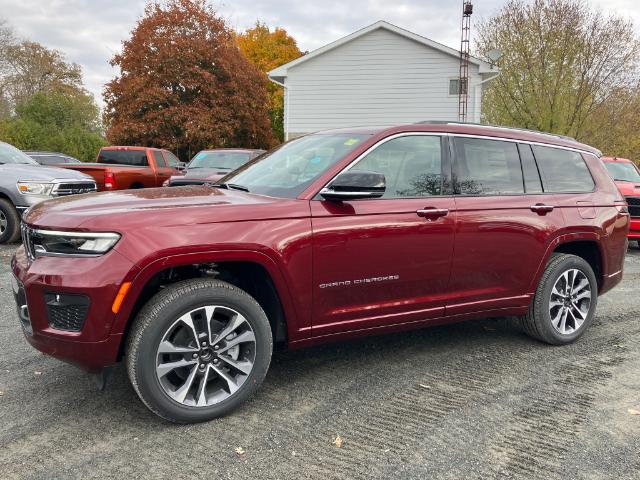 2024 Jeep Grand Cherokee L Overland (Stk: 24024) in Springbrook - Image 1 of 22