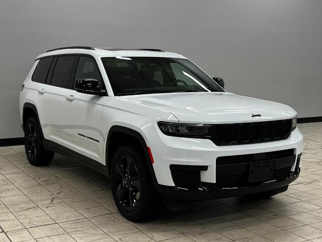 2024 Jeep Grand Cherokee L Laredo (Stk: 8943346) in Courtenay - Image 1 of 20