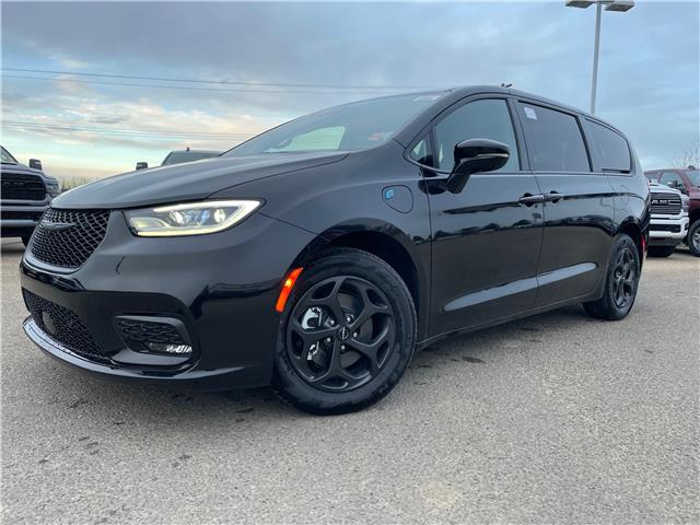 2023 Chrysler Pacifica Hybrid Limited (Stk: PT422) in Rocky Mountain House - Image 1 of 24