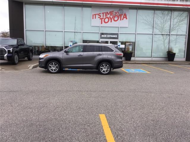 2016 Toyota Highlander XLE (Stk: 380571) in Newmarket - Image 1 of 24