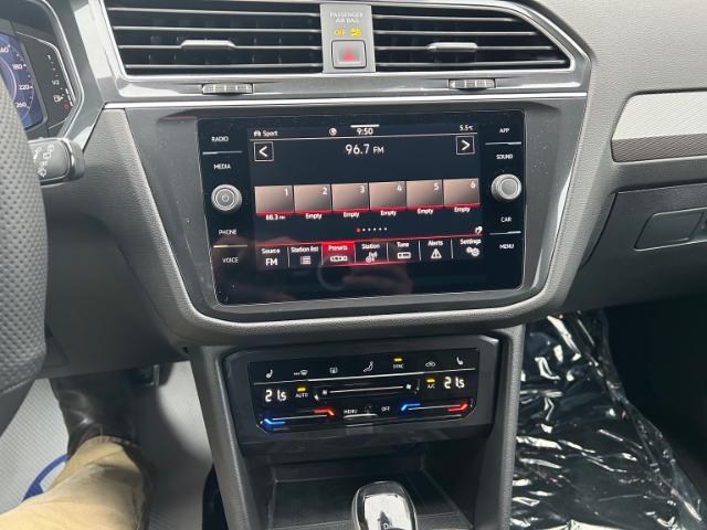 2024 Volkswagen Tiguan Comfortline R-Line Black Edition (Stk: 12352) in Peterborough - Image 14 of 21 2024 Volkswagen Tiguan Comfortline R-Line Black Edition (Stk: 12352) in Peterborough - Image 14 of 21