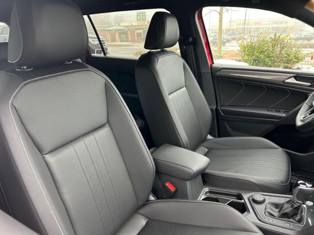 2024 Volkswagen Tiguan Comfortline R-Line Black Edition (Stk: 12352) in Peterborough - Image 17 of 21 2024 Volkswagen Tiguan Comfortline R-Line Black Edition (Stk: 12352) in Peterborough - Image 17 of 21