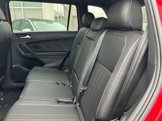 2024 Volkswagen Tiguan Comfortline R-Line Black Edition (Stk: 12352) in Peterborough - Image 19 of 21 2024 Volkswagen Tiguan Comfortline R-Line Black Edition (Stk: 12352) in Peterborough - Image 19 of 21