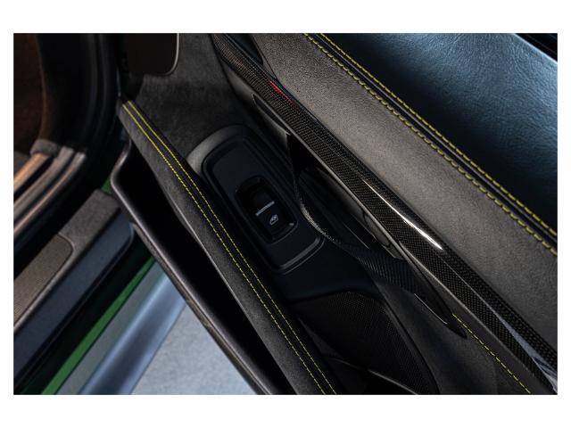 2018 Porsche 911 GT2 RS in Woodbridge - Image 35 of 64 2018 Porsche 911 GT2 RS in Woodbridge - Image 35 of 64