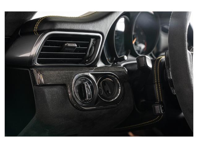 2018 Porsche 911 GT2 RS in Woodbridge - Image 28 of 64 2018 Porsche 911 GT2 RS in Woodbridge - Image 28 of 64