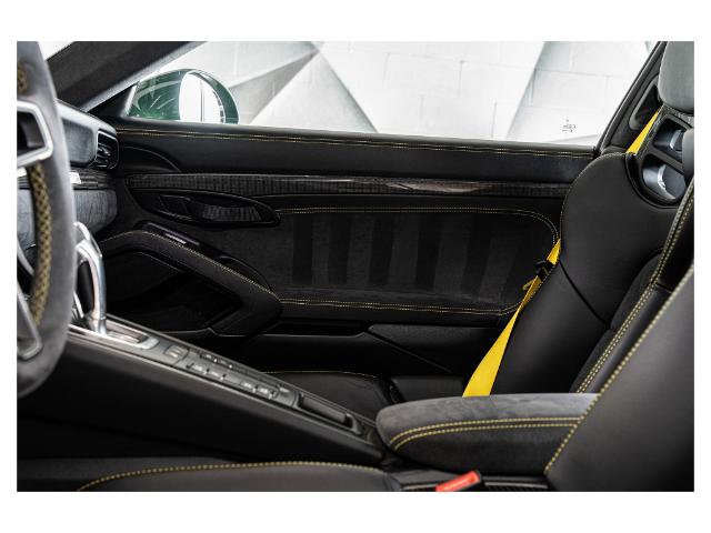 2018 Porsche 911 GT2 RS in Woodbridge - Image 25 of 64 2018 Porsche 911 GT2 RS in Woodbridge - Image 25 of 64