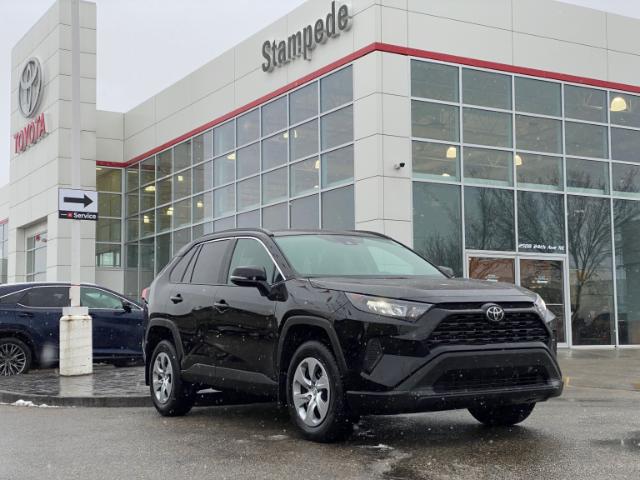 2021 Toyota RAV4 LE (Stk: 10317A) in Calgary - Image 1 of 16